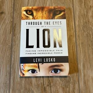 Through The Eyes Of A Lion New Softcover Book By Levi Lusko